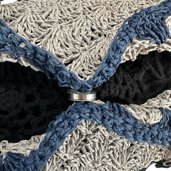 Straw Tote Bag - Picture 6 of 10